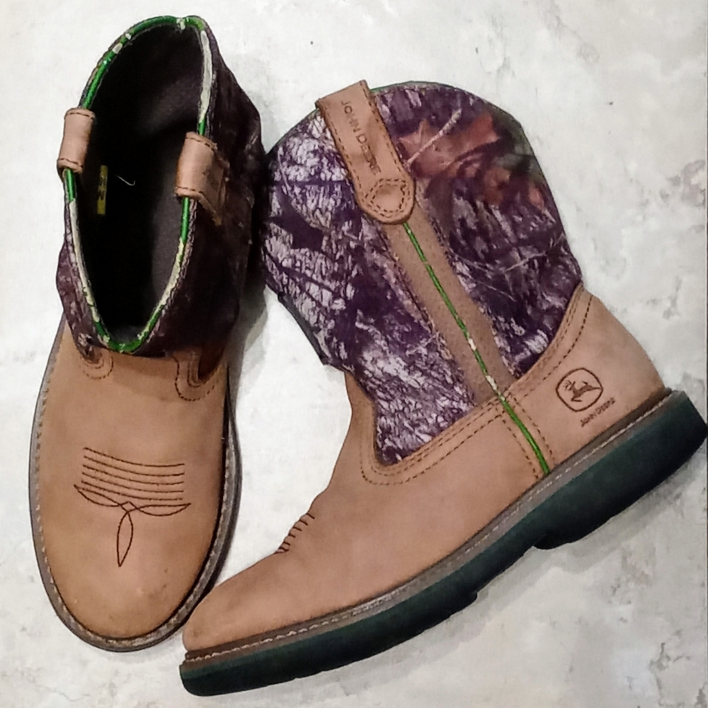 John Deere camouflage boots boys SZ 3